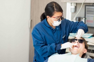 What Are the Advantages of Choosing Emergency Dentistry Services?